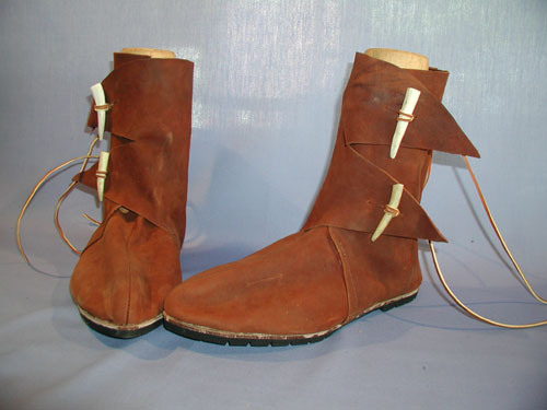 Double Viking with bone toggles, lug soles and a center vamp seam